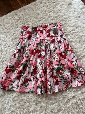 EUC Carolina Herrera Archive collection skirt.